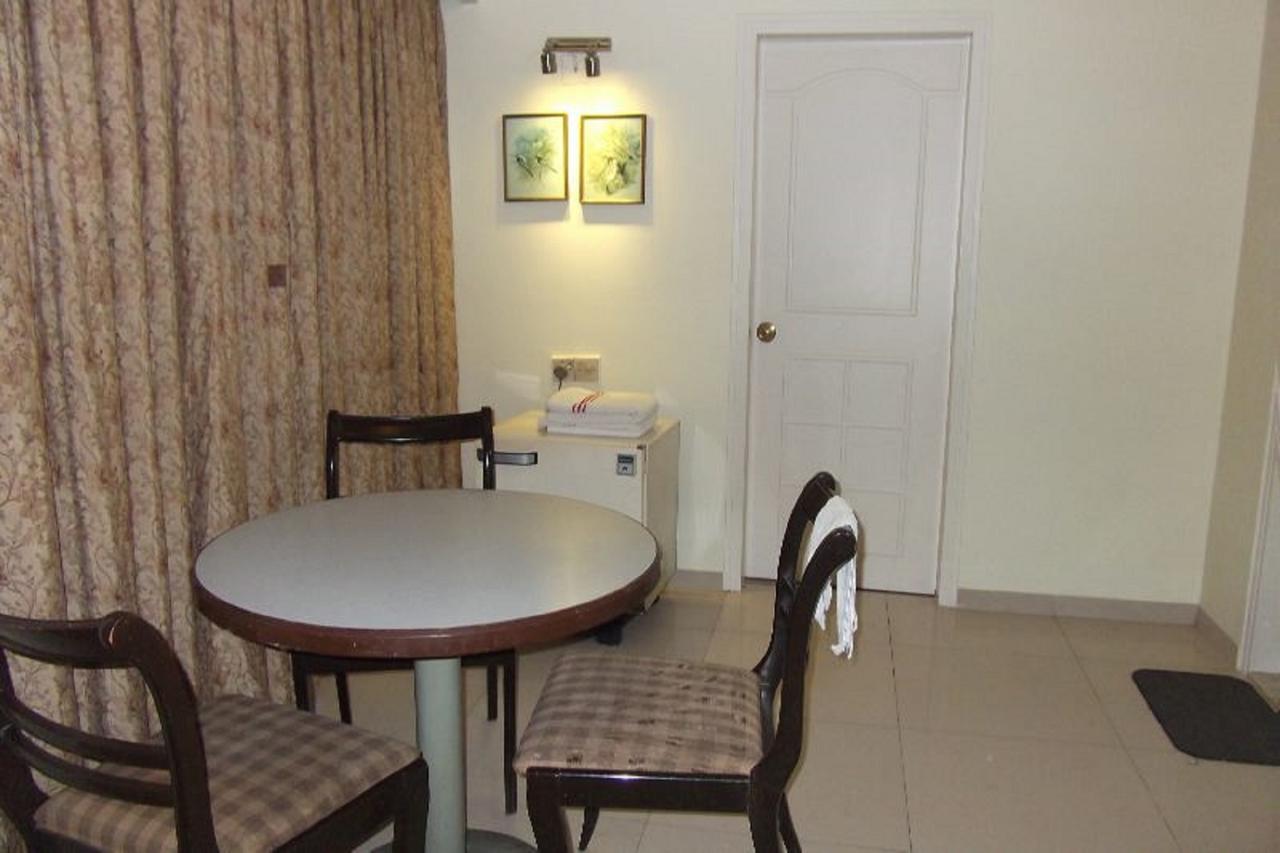 Hotel Bluehill Bhavnagar Exterior photo