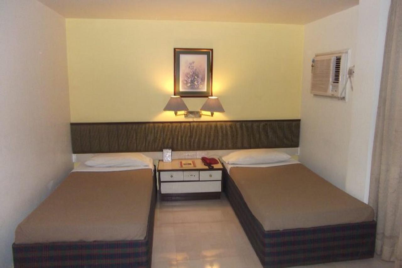 Hotel Bluehill Bhavnagar Exterior photo