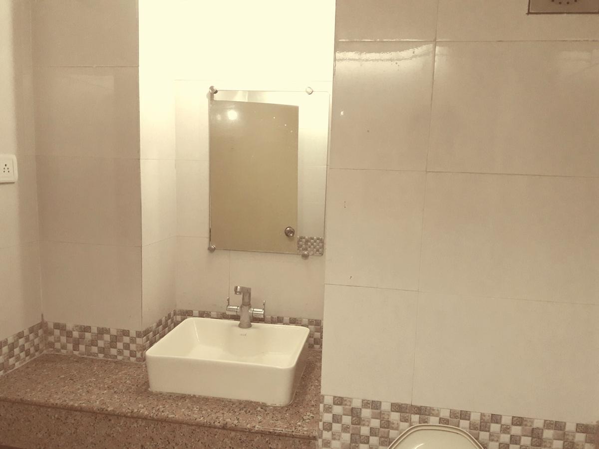 Hotel Bluehill Bhavnagar Exterior photo